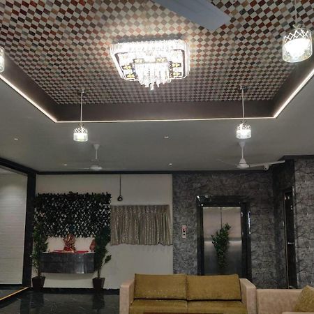 Hotel Selfie Inn Ahmedabad Exterior foto
