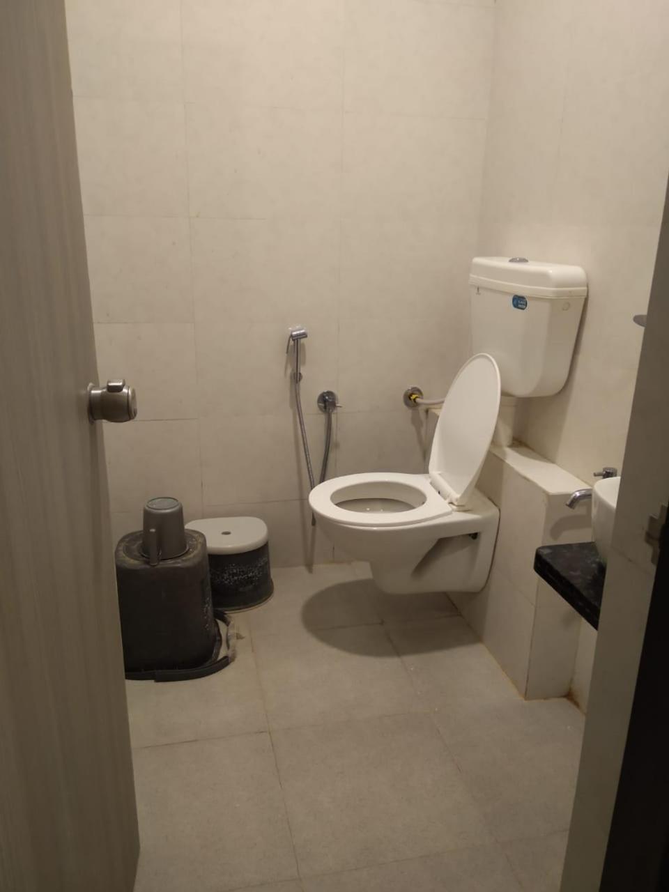 Hotel Selfie Inn Ahmedabad Exterior foto