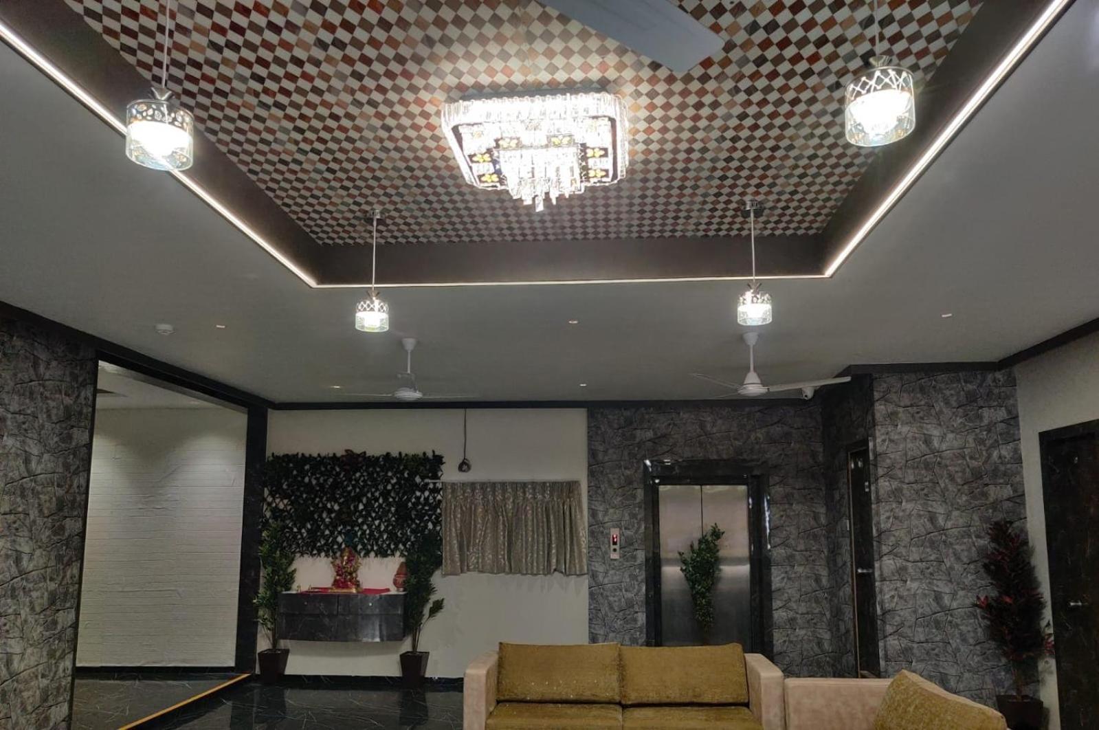 Hotel Selfie Inn Ahmedabad Exterior foto