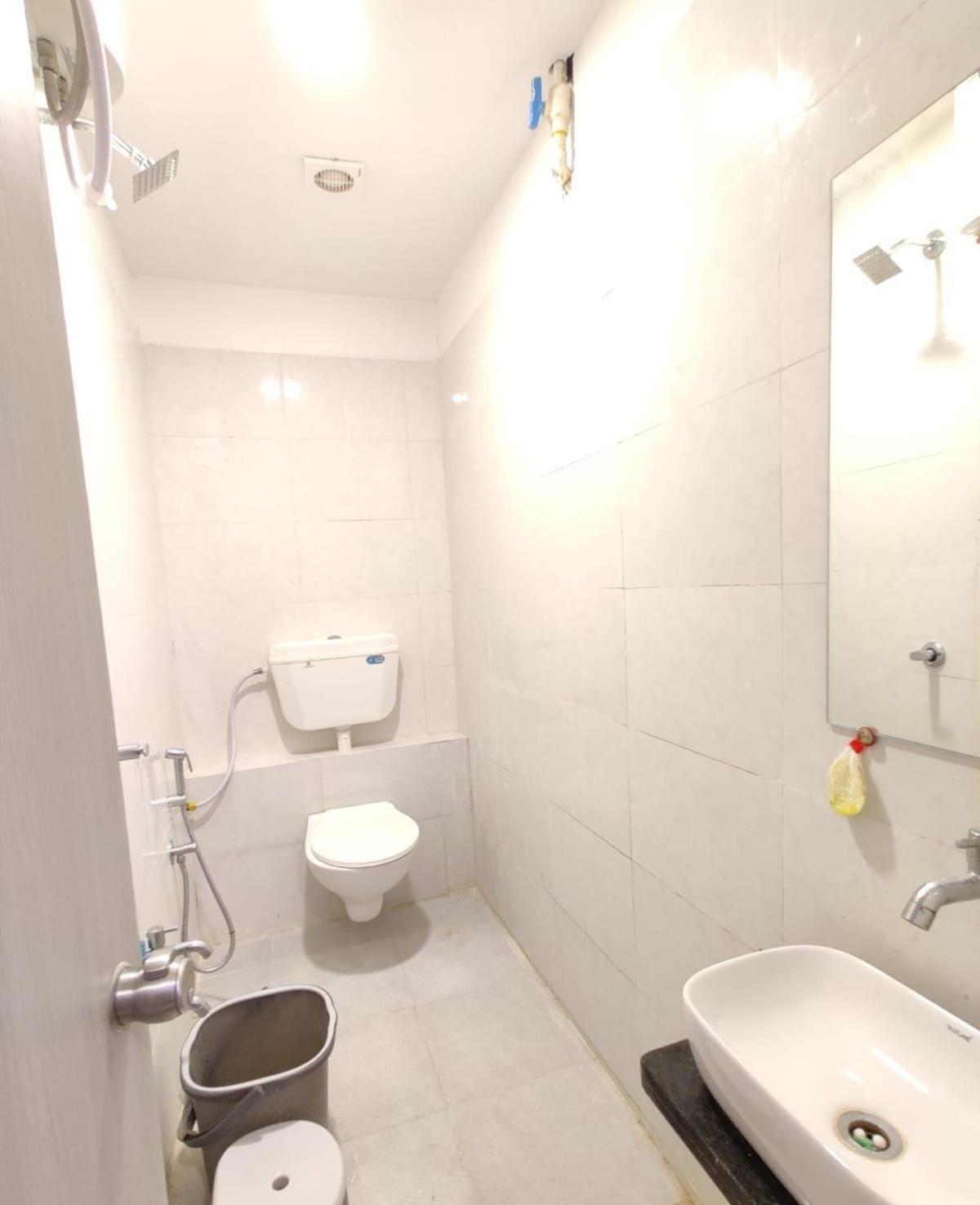 Hotel Selfie Inn Ahmedabad Exterior foto