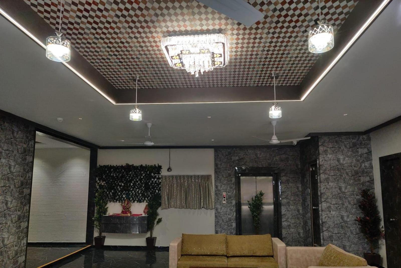 Hotel Selfie Inn Ahmedabad Exterior foto